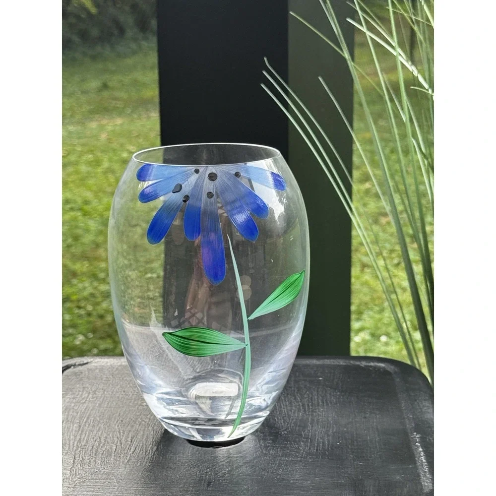 Mikasa Studio Nova  Hand-painted Cornflower Splendor Classic 7 in. Vase, Czech